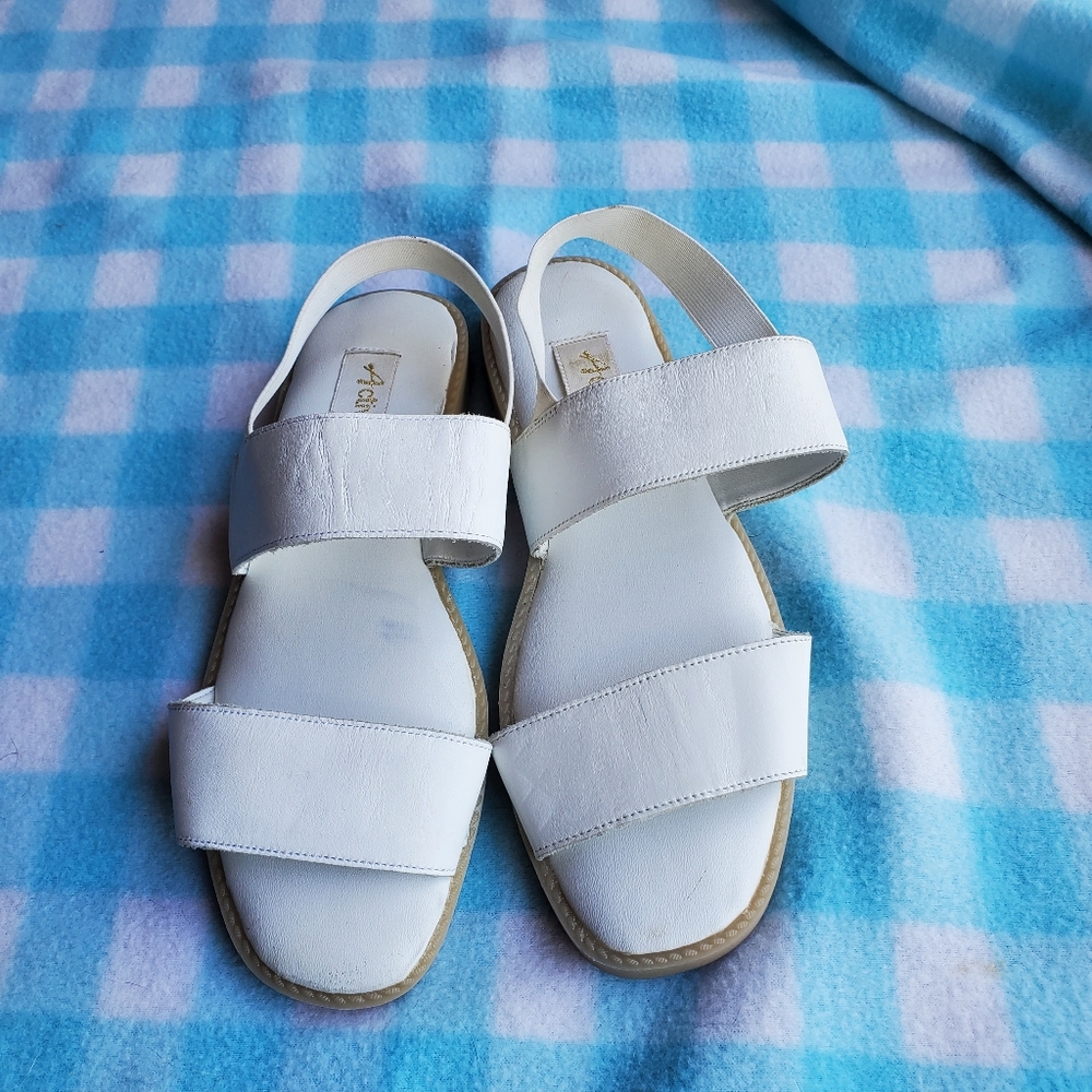 ACTIVE AIR  women  white sandal   sz 8 1/2.